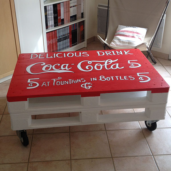 table coca cola palette recyclee 